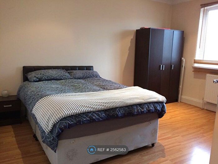 3 Bedroom Maisonette To Rent In St. Barnabas Road, Mitcham, CR4