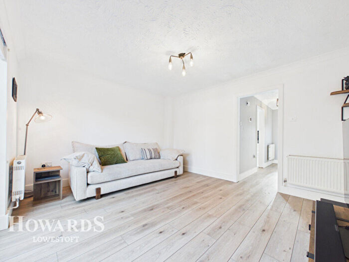 2 Bedroom Semi Detached House For Sale In Swift Close, Lowestoft, NR33