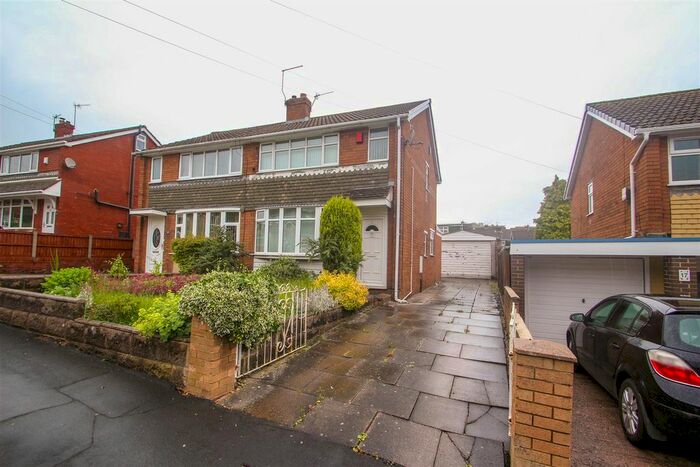 3 Bedroom Semi-Detached House To Rent In Tonbridge Avenue, Bradeley, Stoke-On-Trent, ST6