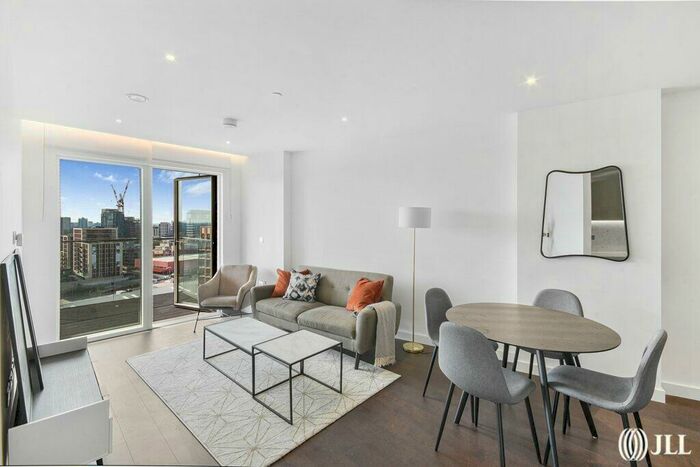 2 Bedroom Apartment To Rent In Lexington Gardens London, SW11