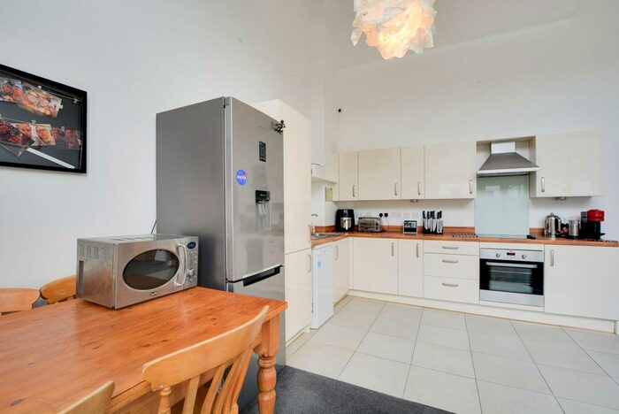 3 Bedroom Apartment For Sale In Wheatsheaf Court, Knighton Fields, Leicester, LE2