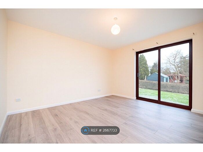 2 Bedroom Flat To Rent In Gladstone Place, Woodside, Aberdeen, AB24