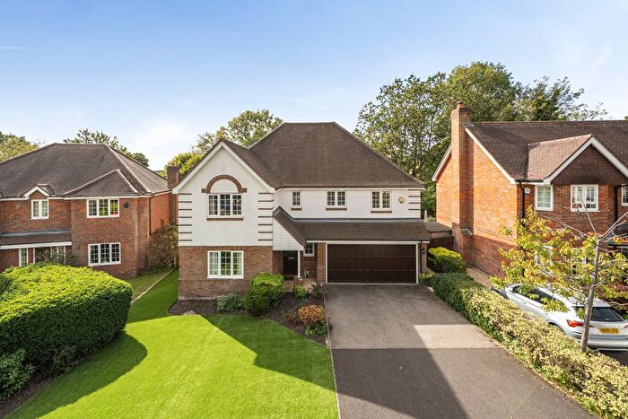 5 Bedroom Detached House For Sale In White House Walk, Farnham, GU9
