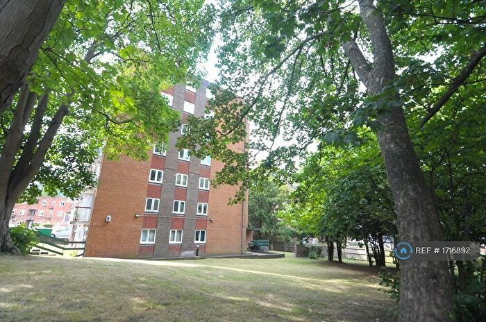 2 Bedroom Flat To Rent In Argyle House, Sutton, SM2