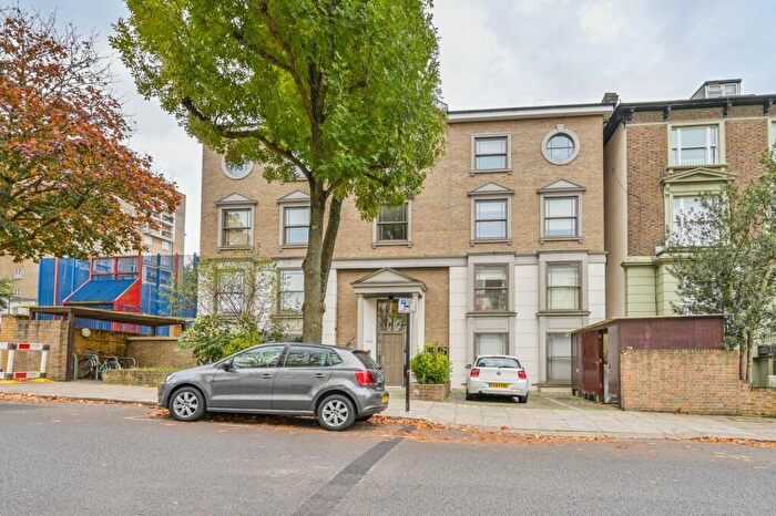 3 Bedroom Flat To Rent In Alexandra Road, St John's Wood, London, NW8