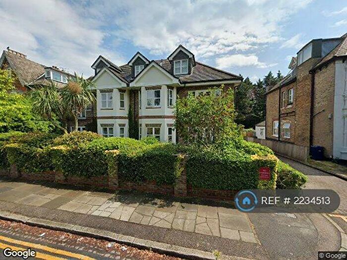 2 Bedroom Penthouse To Rent In London, London, NW4