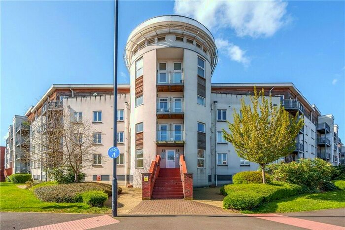 2 Bedroom Flat To Rent In Kingsquarter, Maidenhead, SL6