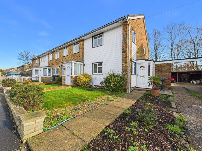 3 Bedroom End Of Terrace House To Rent In Bellview Road, Worthing, BN13