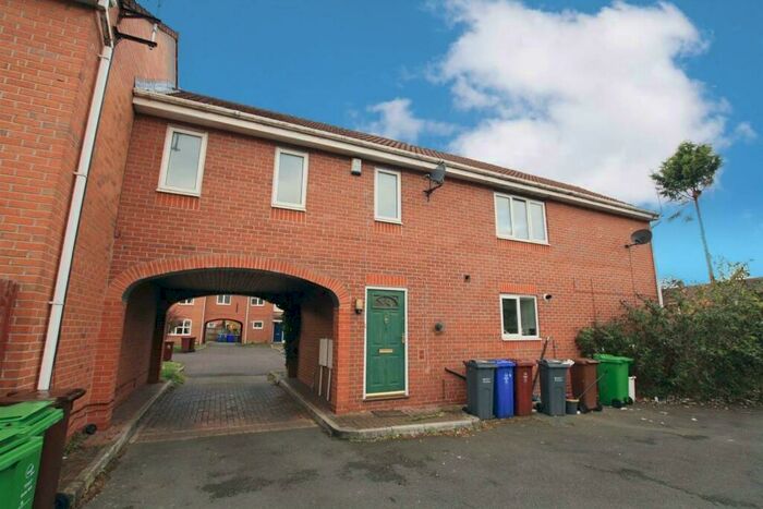 Studio To Rent In Drayford Close, Sale, M23