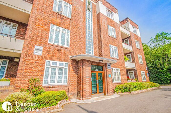 3 Bedroom Flat To Rent In Brook Lodge, Hendon, NW11