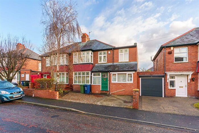 6 Bedroom Semi Detached House For Sale In Teesdale Gardens, High Heaton, NE7