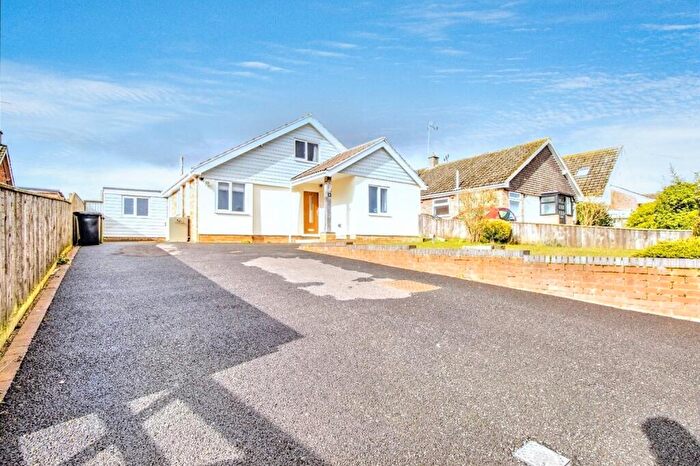 4 Bedroom Detached Bungalow For Sale In Rectory Close, Roydon, King's Lynn, Norfolk, PE32