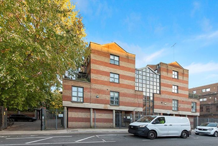 1 Bedroom Flat To Rent In Bruges Place, Camden, NW1