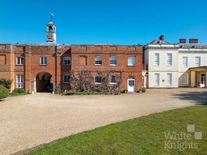2 Bedroom Apartment For Sale In Swallowfield Park, Swallowfield, Reading, Berkshire, RG7