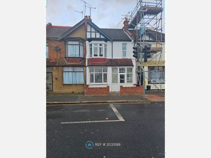 4 Bedroom Terraced House To Rent In Fairfax Drive, Westcliff-On-Sea, SS0