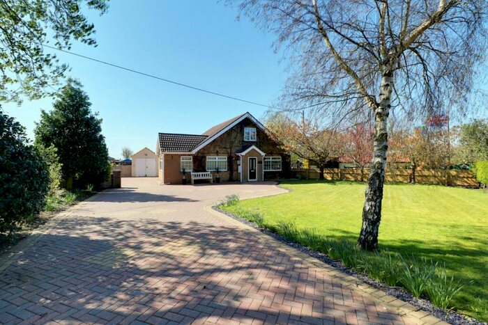 3 Bedroom Bungalow For Sale In Brigg Road, Caistor, Market Rasen, LN7