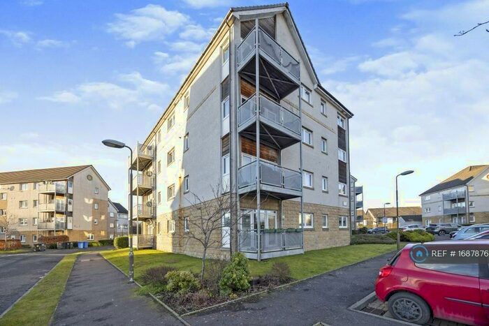 3 Bedroom Flat To Rent In Hawk Brae, Livingston, EH54
