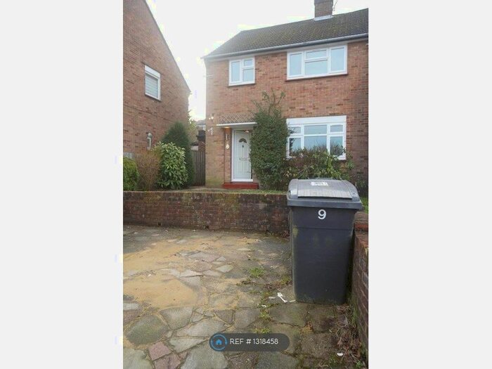 4 Bedroom End Of Terrace House To Rent In Norbury Grove, London NW7