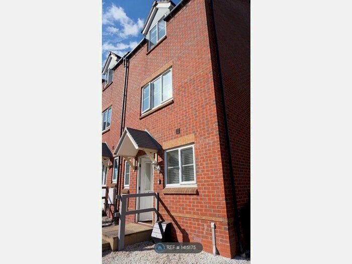4 Bedroom End Of Terrace House To Rent In Eagleworks Drive, Walsall, WS3