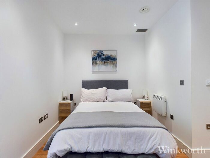 Studio To Rent In Westgate House, London, W5