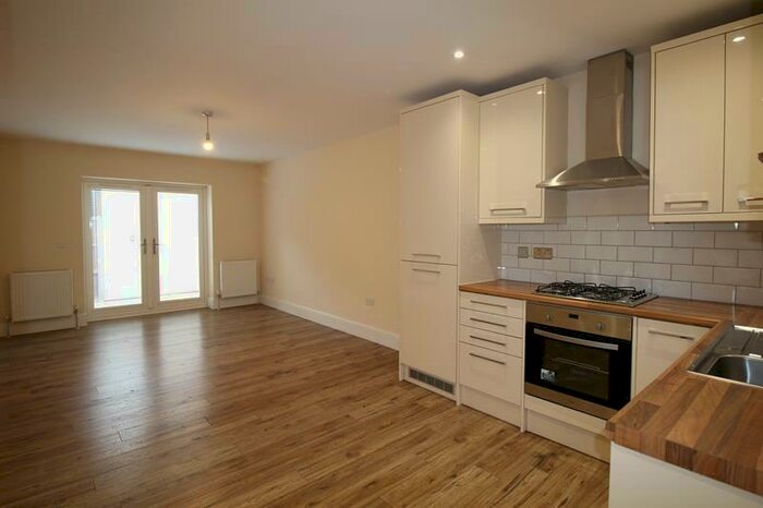 1 Bedroom Flat To Rent In Maitland Street, Bedford, MK40