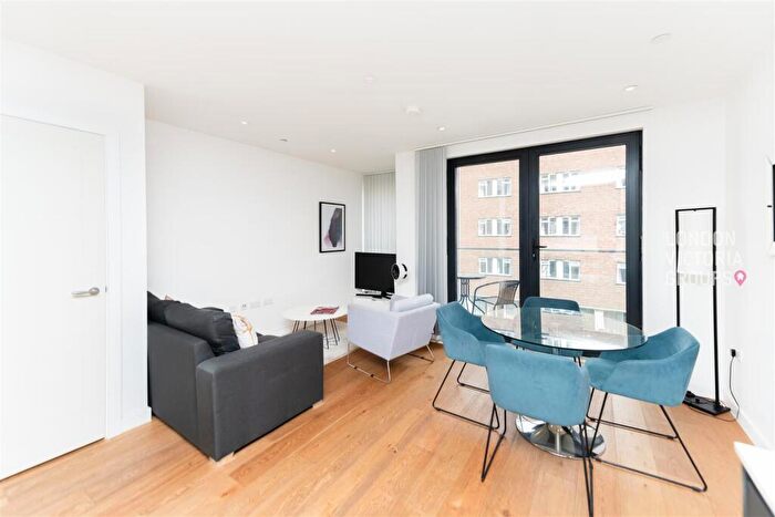 1 Bedroom Apartment To Rent In Luxe Tower, Dock Street, London, E1