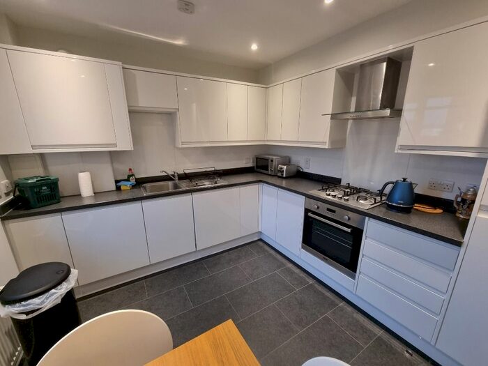 2 Bedroom Flat To Rent In Maberly Street, City Centre, Aberdeen, AB25