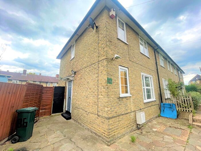 3 Bedroom Terraced House To Rent In Bentworth Road, London, W12
