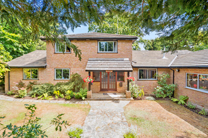 5 Bedroom Detached House For Sale In Beeches Drive, Farnham Common, Buckinghamshire, SL2