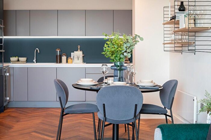 2 Bedroom Apartment To Rent In The Residences Manchester, Deansgate Square, Greater Manchester, M15