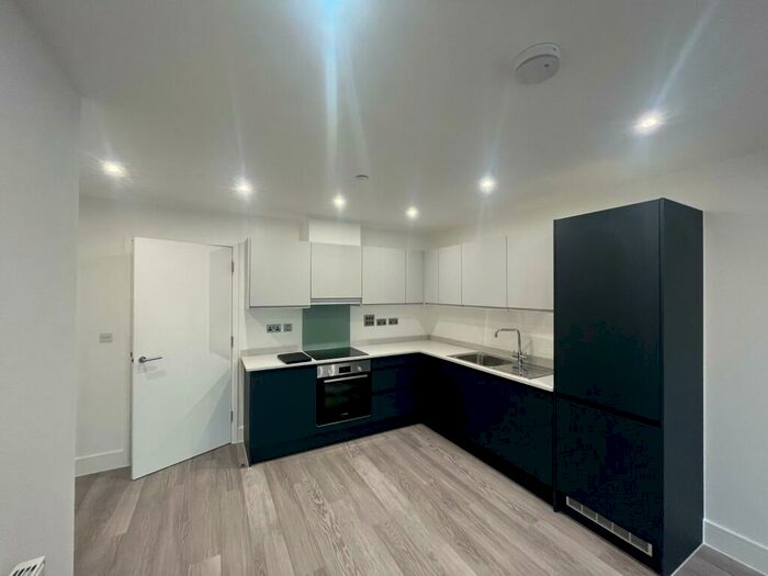 2 Bedroom Flat To Rent In Garrison Point, Whiffens Avenue, ME4