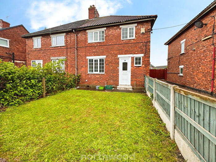 3 Bedroom Semi-Detached House For Sale In Park Road, Moorends, Doncaster, DN8