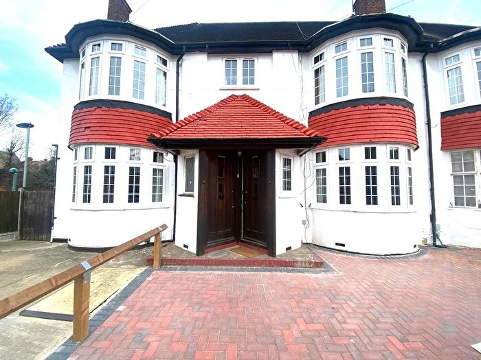 2 Bedroom Flat To Rent In Mansfield Road, Ilford, IG1