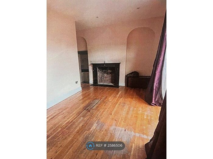 2 Bedroom Flat To Rent In Island House, Highbridge, TA9