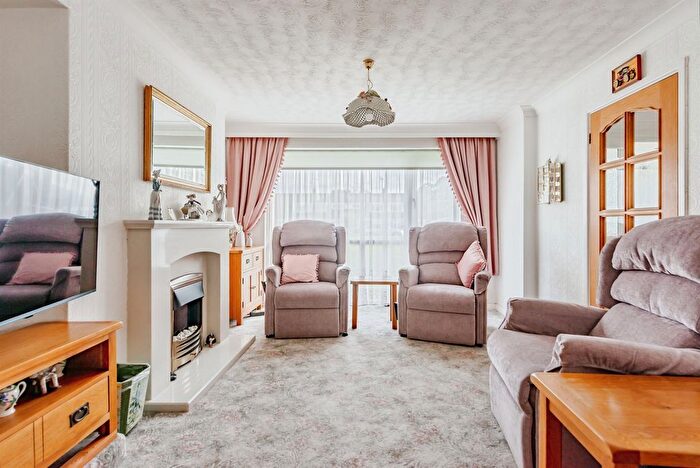 3 Bedroom Semi-detached House For Sale In Old Manor Close, Crawley, RH11