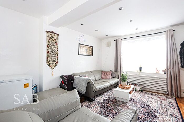 4 Bedroom Terraced House To Rent In Vanbrough Crescent, Northolt, UB5