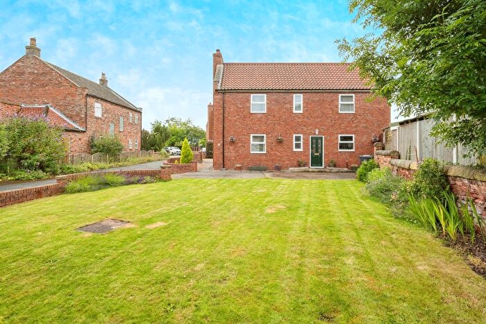 3 Bedroom Detached House For Sale In Pear Tree Close, Braithwaite, Doncaster, DN7
