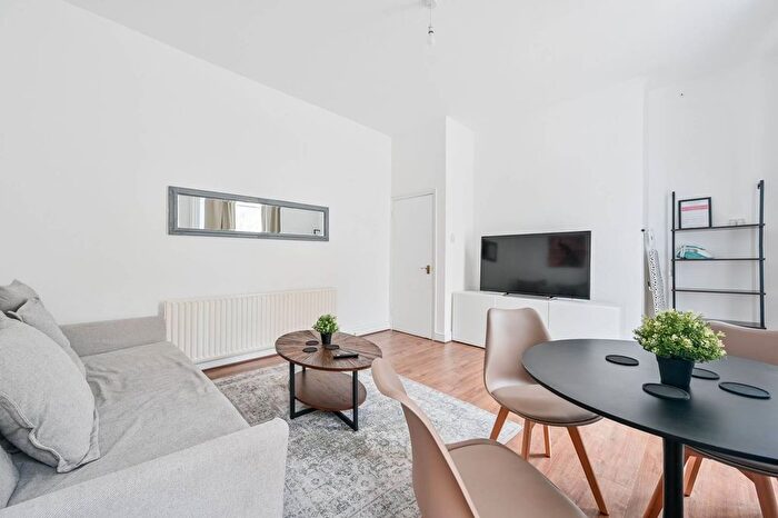 1 Bedroom Flat To Rent In Blackheath Hill, Greenwich, London, SE10