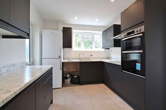 3 Bedroom Detached House To Rent In Whitton Road, Hounslow, TW3