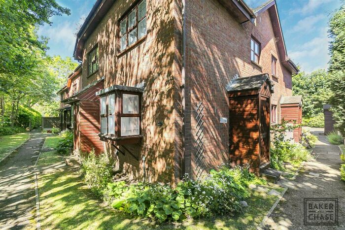 1 Bedroom House To Rent In Hamilton Way, Palmers Green, London, N13