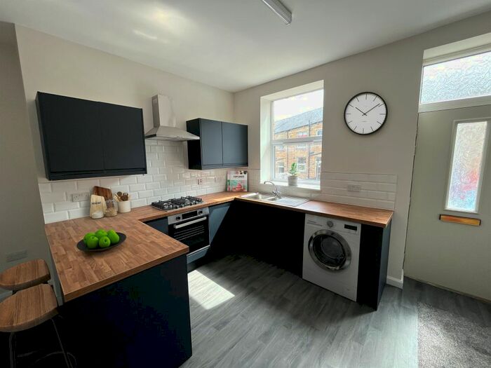 2 Bedroom Property To Rent In Oxford Street, East Ardsley, Wakefield, WF3