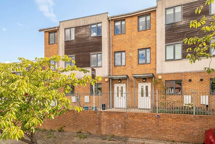 3 Bedroom Terraced House For Sale In Cavalier Terrace, Charlton, SE7