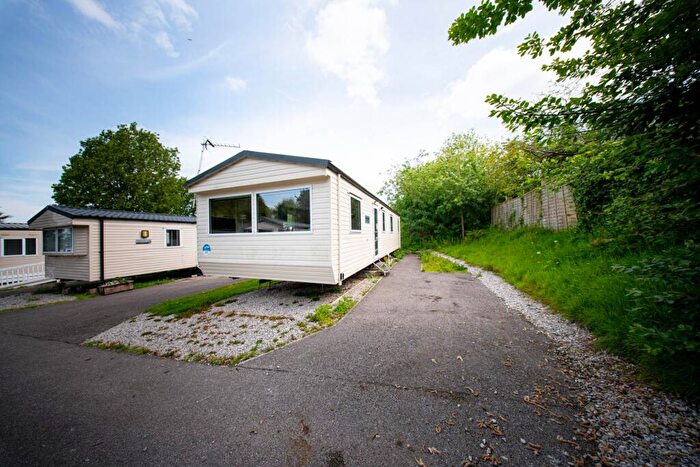 3 Bedroom Park Home For Sale In Kensington, Marton Mere Holiday Park Mythop Road, Blackpool, FY4
