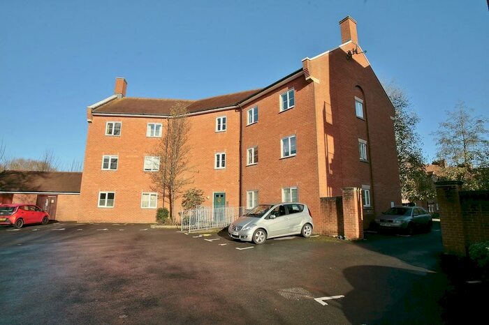 2 Bedroom Apartment To Rent In William Lucy Way, Oxford, OX2
