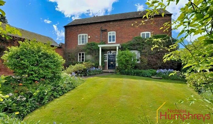 8 Bedroom Detached House For Sale In Waterside, Newton Solney, DE15