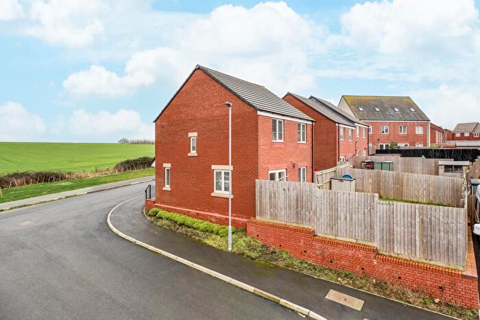 3 Bedroom Property For Sale In Kennard Close, Weldon Park, NN17