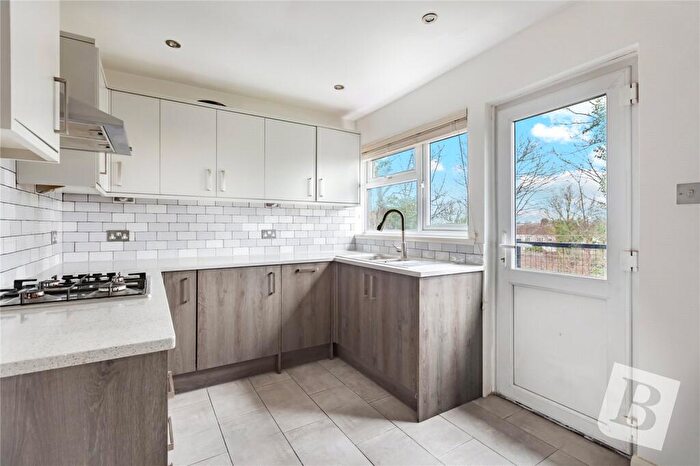 2 Bedroom Maisonette For Sale In Heath Park Court, Gidea Park, RM2