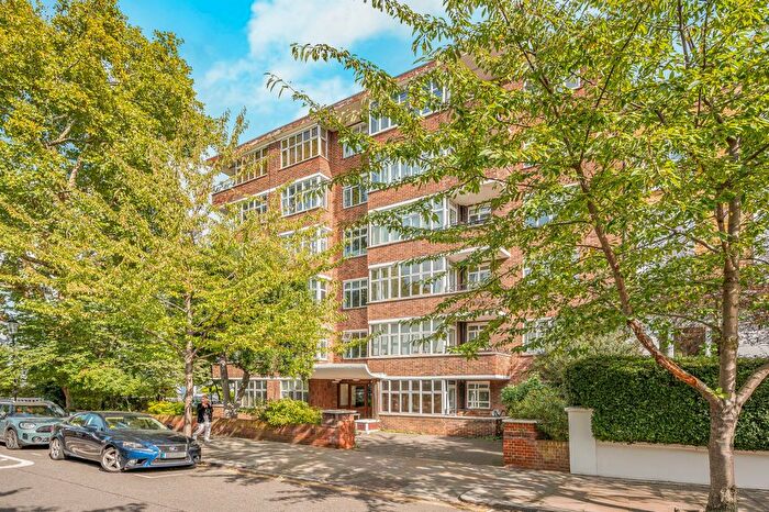 1 Bedroom Flat For Sale In Chepstow Court, Chepstow Crescent, W11