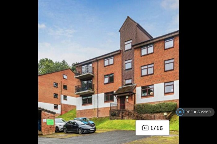2 Bedroom Flat To Rent In Hillside Road, Whyteleafe, CR3
