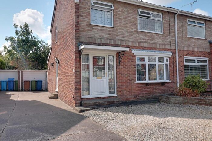 3 Bedroom Semi-Detached House For Sale In Springdale Close, Willerby, HU10